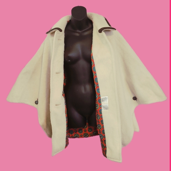 HANDCRAFTED VINTAGE LODENFREY CREAM WOOL WITH BROWN TRIM AUSTRIAN CAPE - Picture 2 of 7